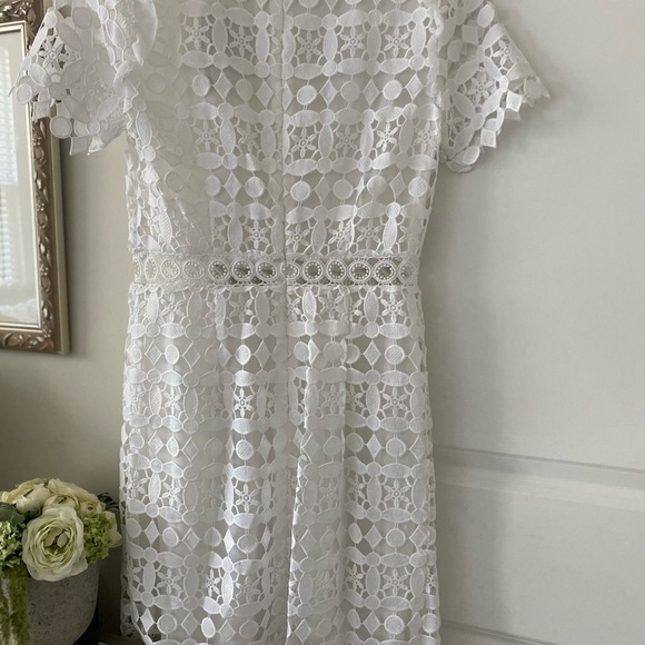 NWT Michael Michael Kors White Geo Lace Pencil Dress, Size 4 - Picture 15 of 16